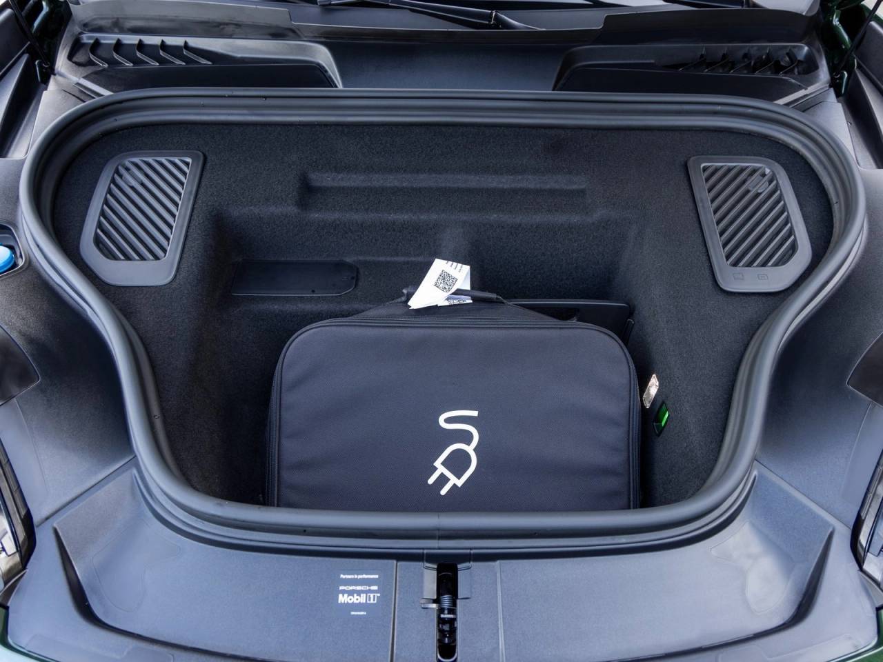 2025 Porsche Macan Macan Electric