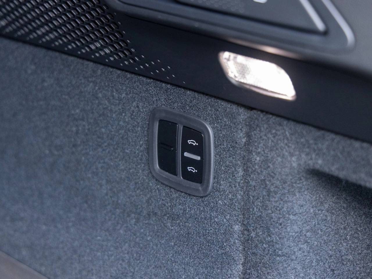 2025 Porsche Macan Macan Electric