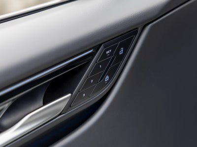 2025 Porsche Macan Macan Electric