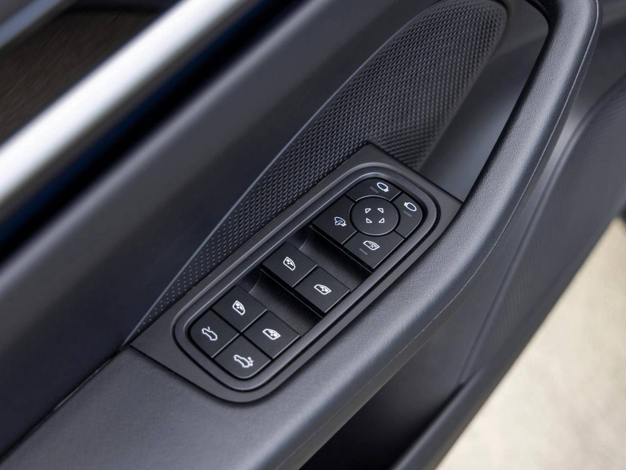 2025 Porsche Macan Macan Electric