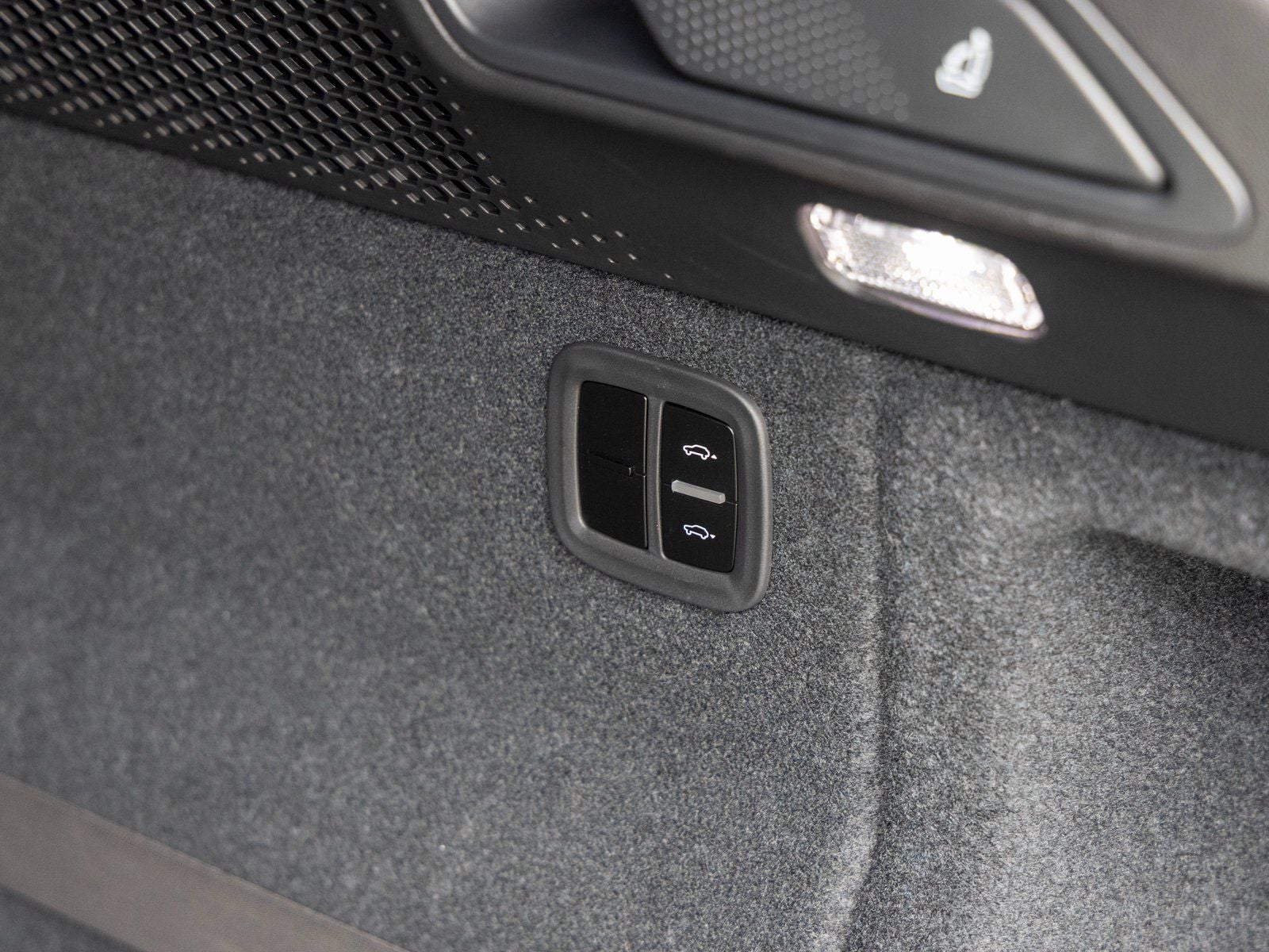 2025 Porsche Macan Macan Electric