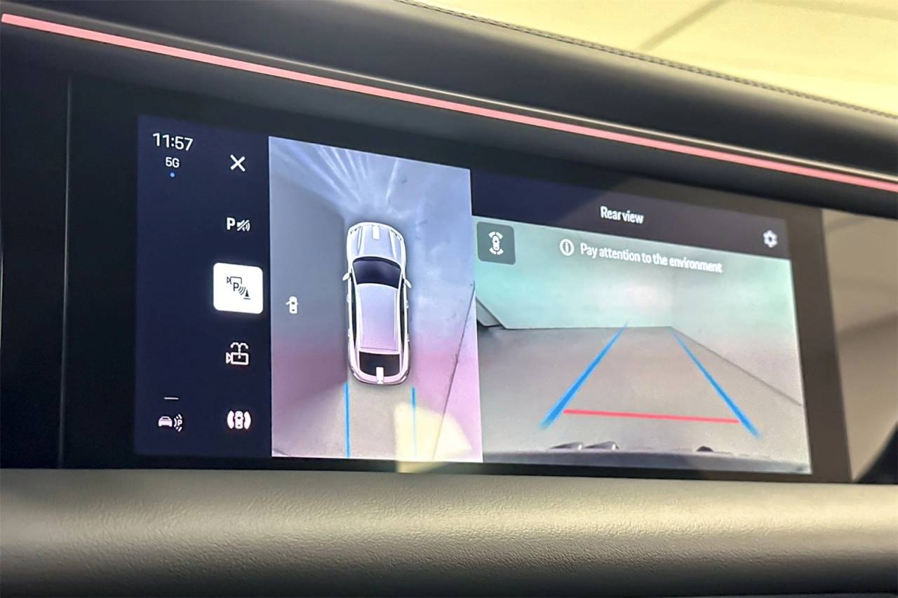 2025 Porsche Macan Macan Electric