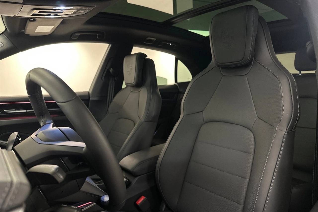 2025 Porsche Macan Macan Electric