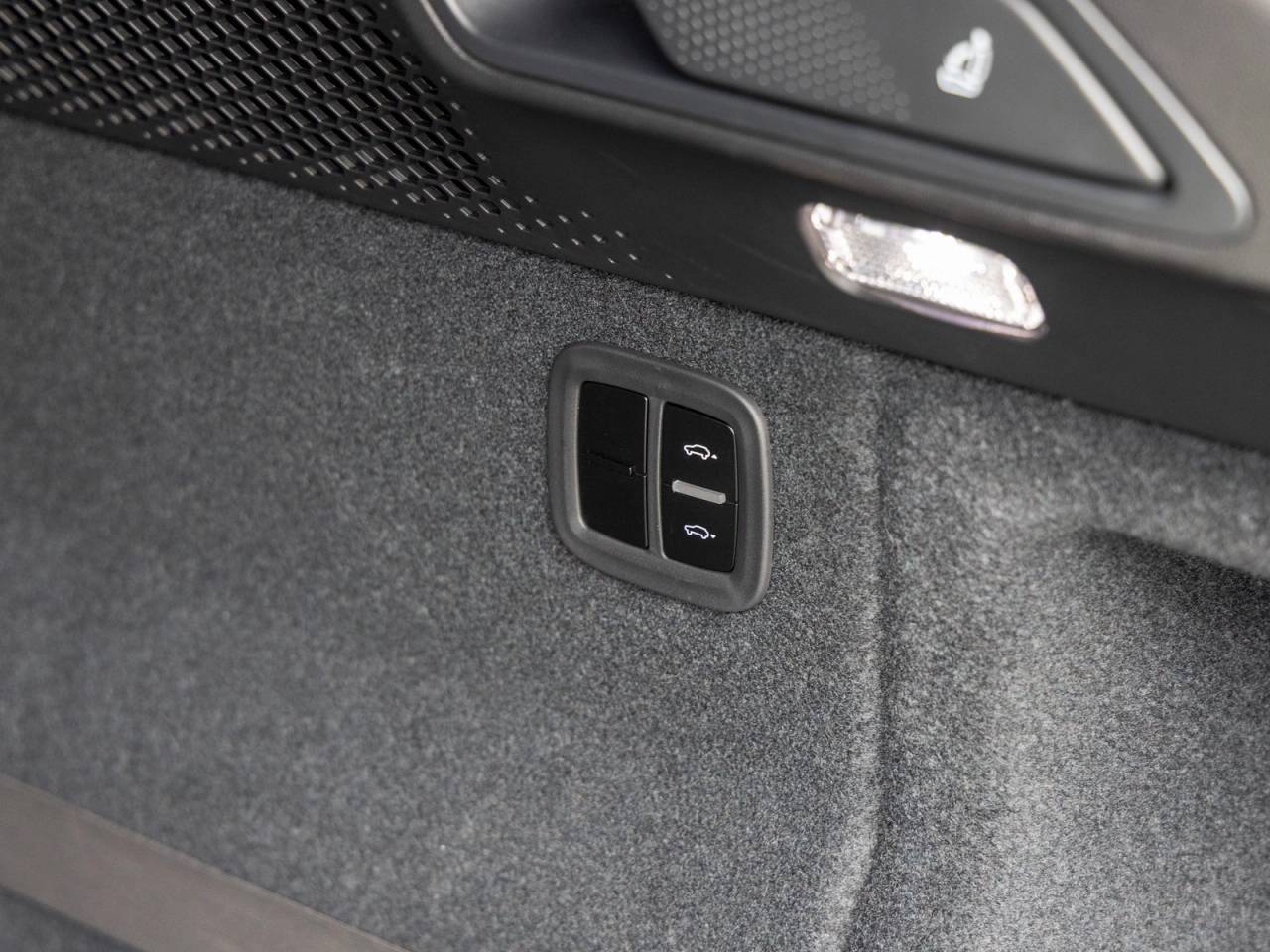 2025 Porsche Macan Macan Electric