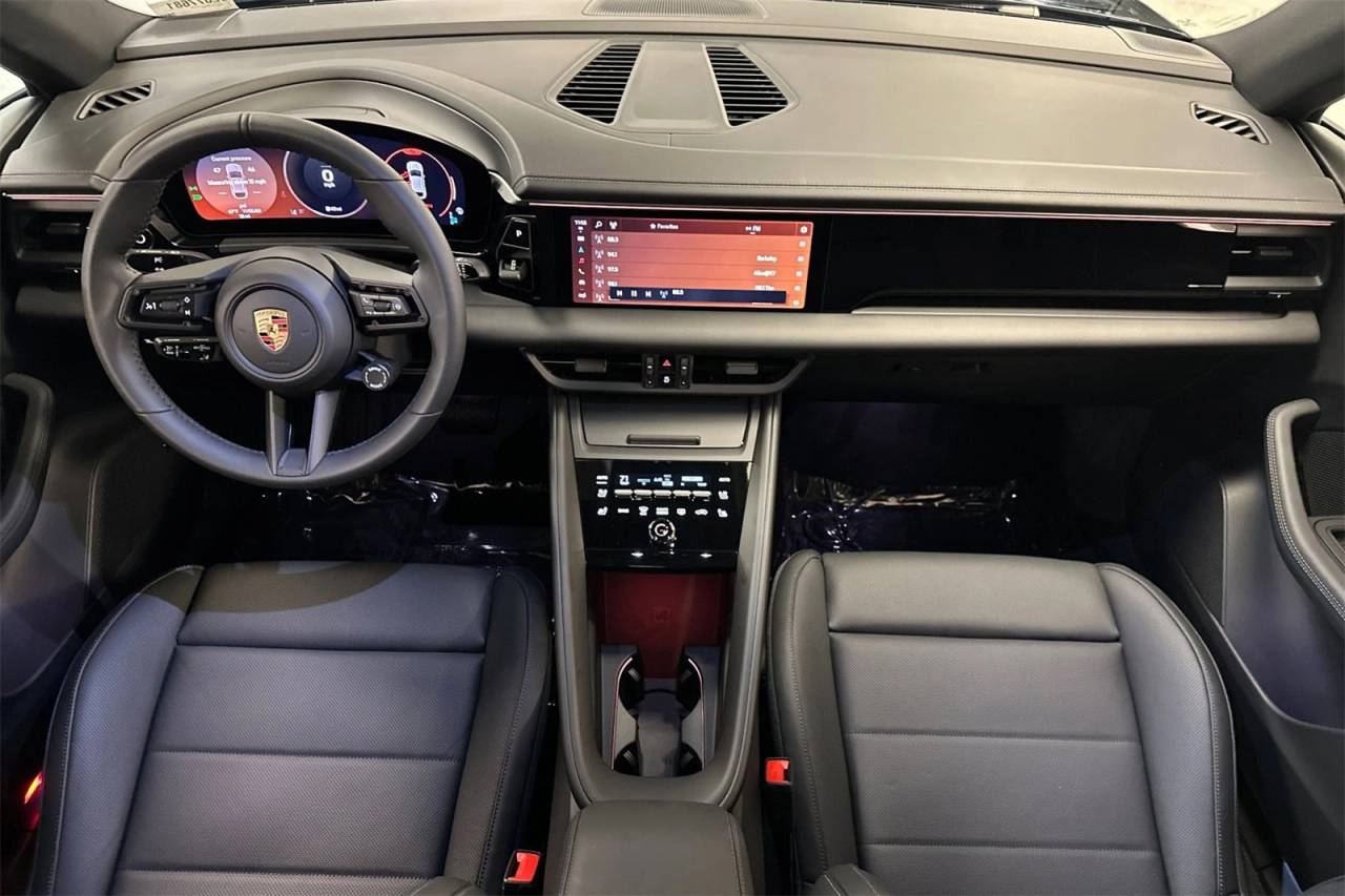 2025 Porsche Macan Macan Electric