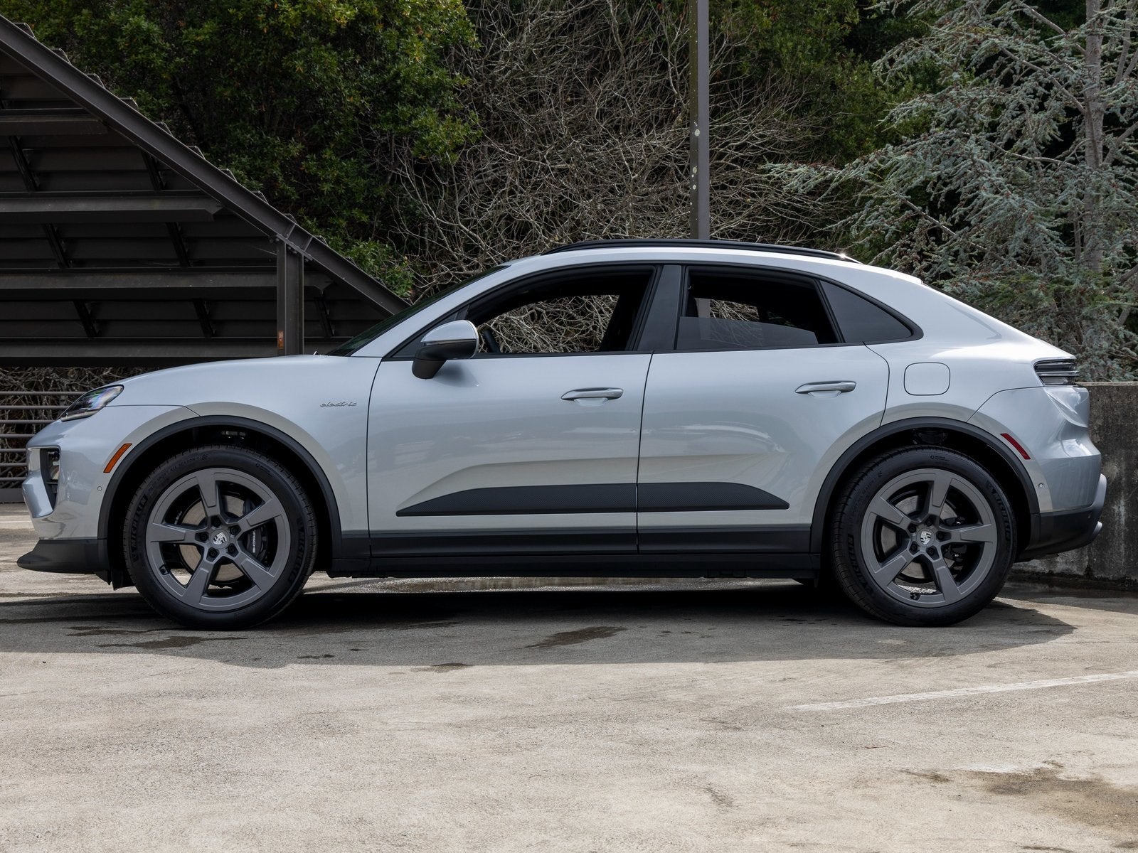 2025 Porsche Macan Electric Base