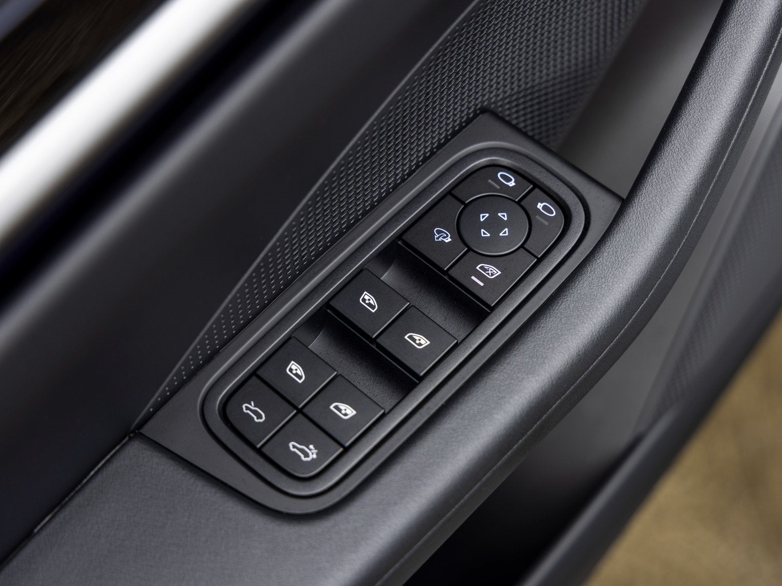 2025 Porsche Macan Electric Base