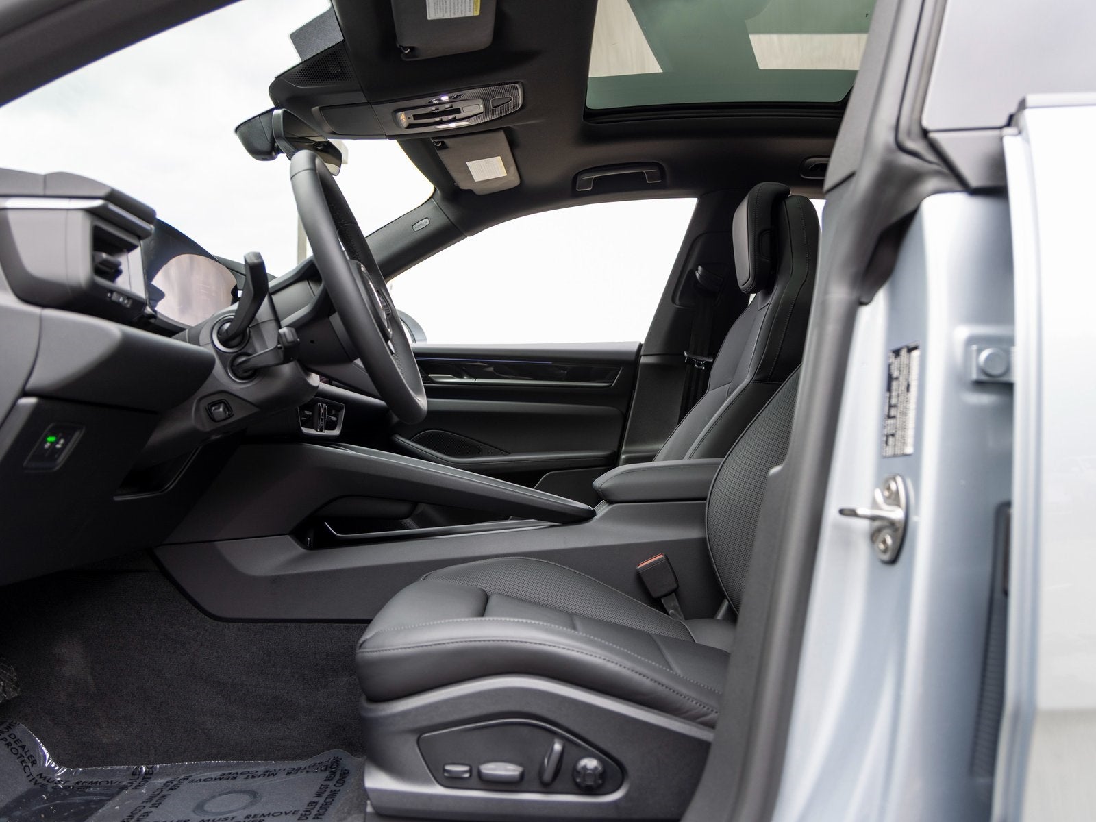 2025 Porsche Macan Electric Base