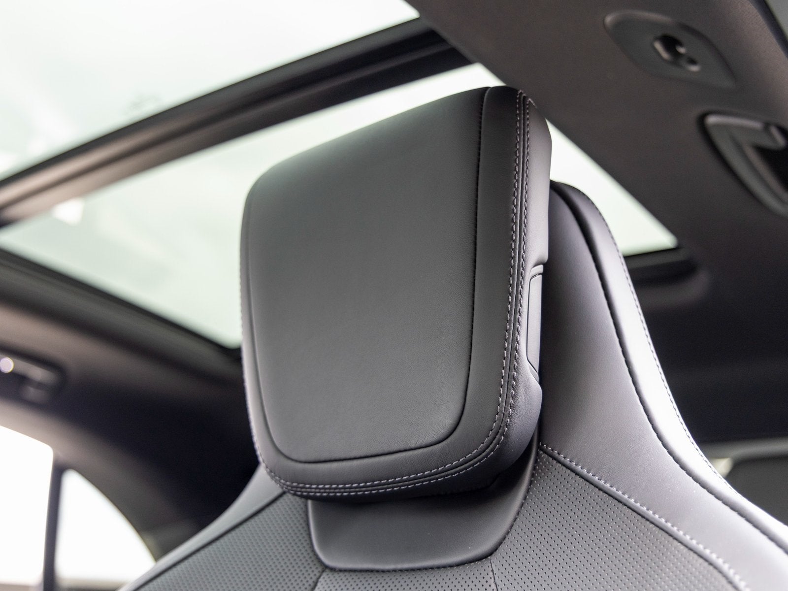 2025 Porsche Macan Electric Base