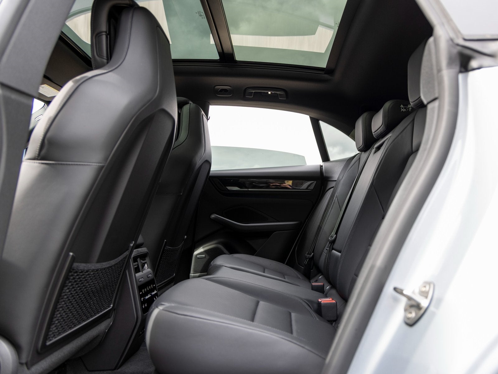 2025 Porsche Macan Electric Base