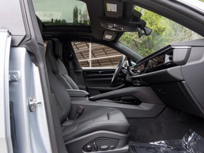 2025 Porsche Macan Electric Base