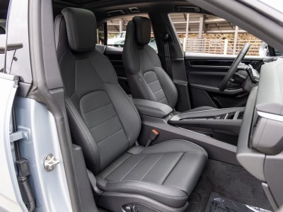 2025 Porsche Macan Electric Base