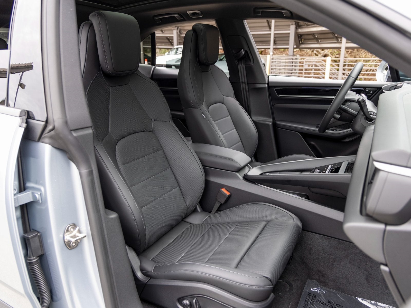 2025 Porsche Macan Electric Base