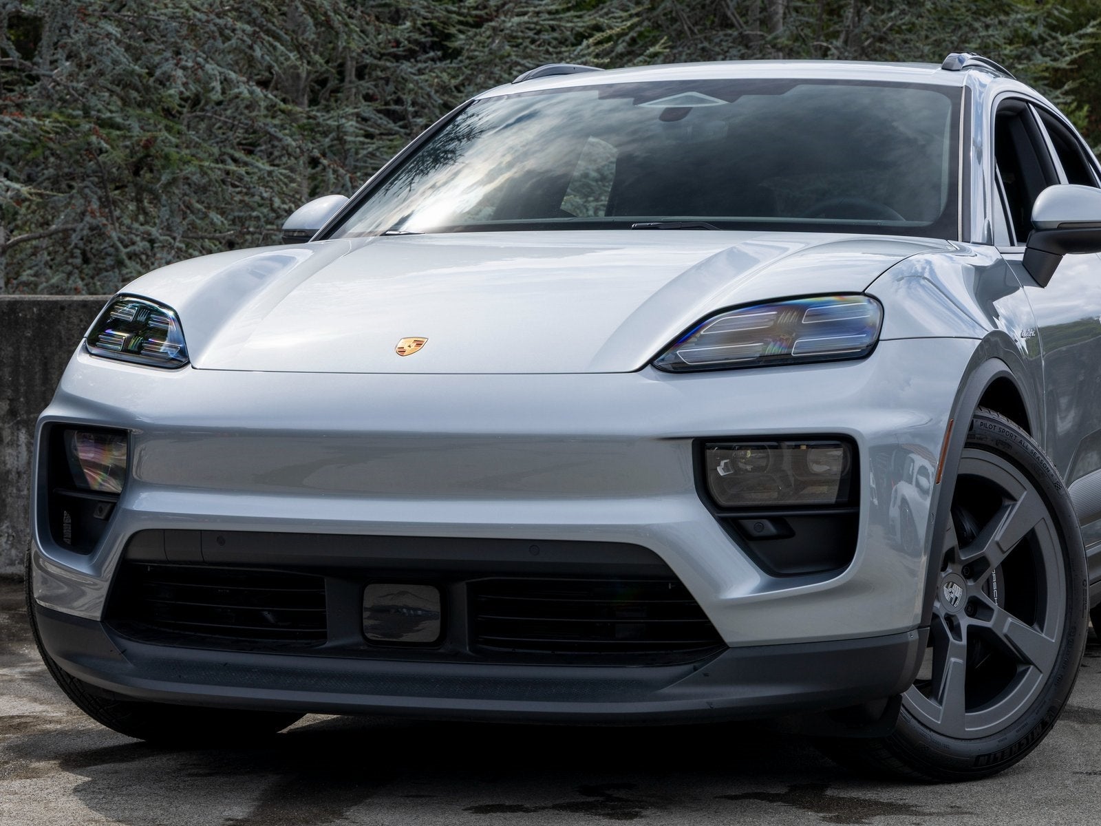 2025 Porsche Macan Electric Base