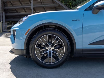 2025 Porsche Macan Electric Base