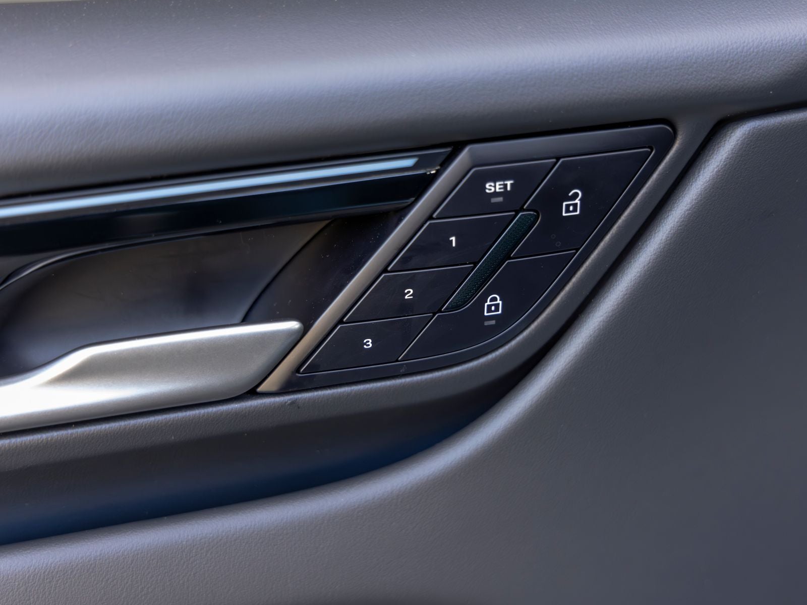 2025 Porsche Macan Electric Base
