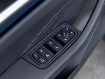 2025 Porsche Macan Electric Base
