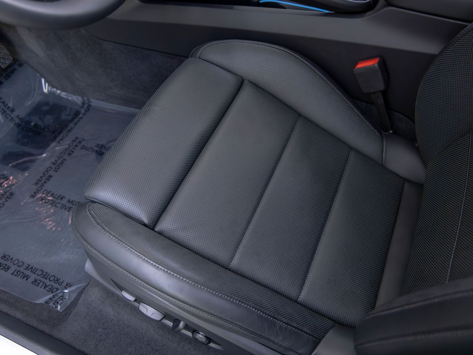 2025 Porsche Macan Electric Base