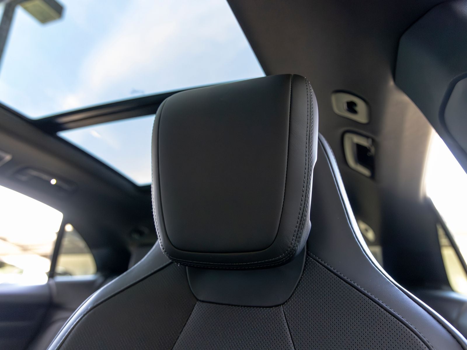 2025 Porsche Macan Electric Base
