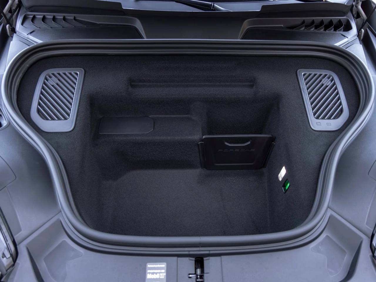 2026 Porsche Macan Macan Electric