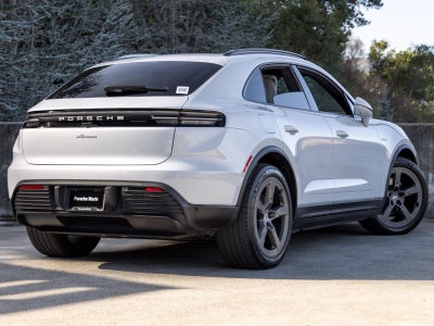 2025 Porsche Macan Macan Electric