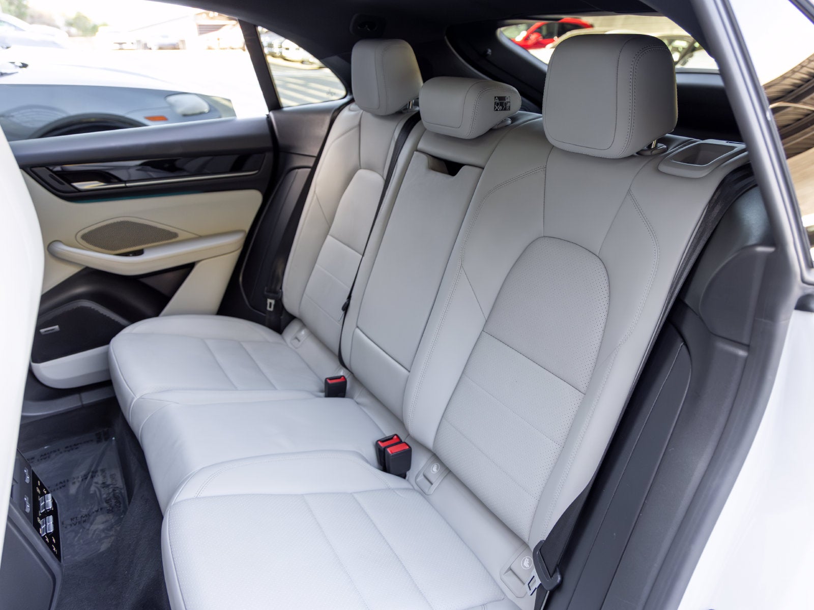 2025 Porsche Macan Macan Electric