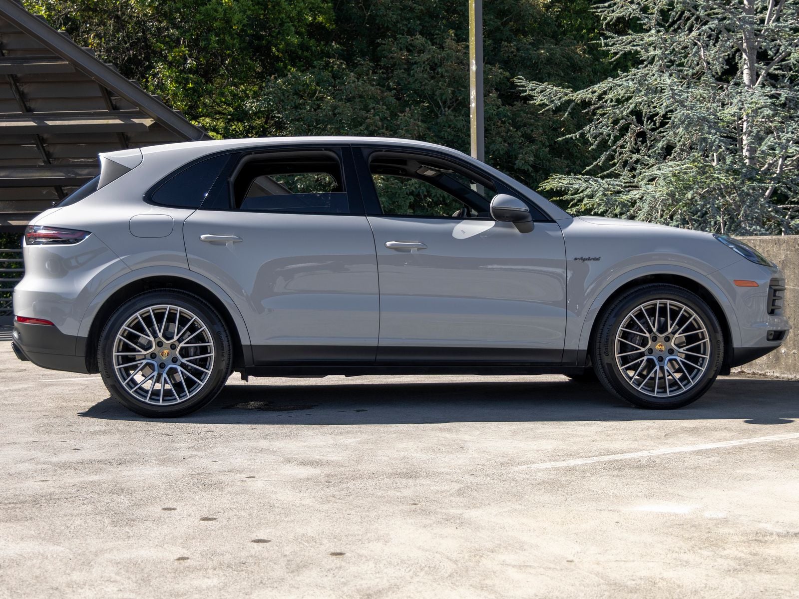 2023 Porsche Cayenne E-Hybrid Platinum Edition