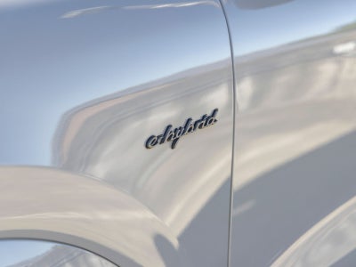 2023 Porsche Cayenne E-Hybrid Platinum Edition