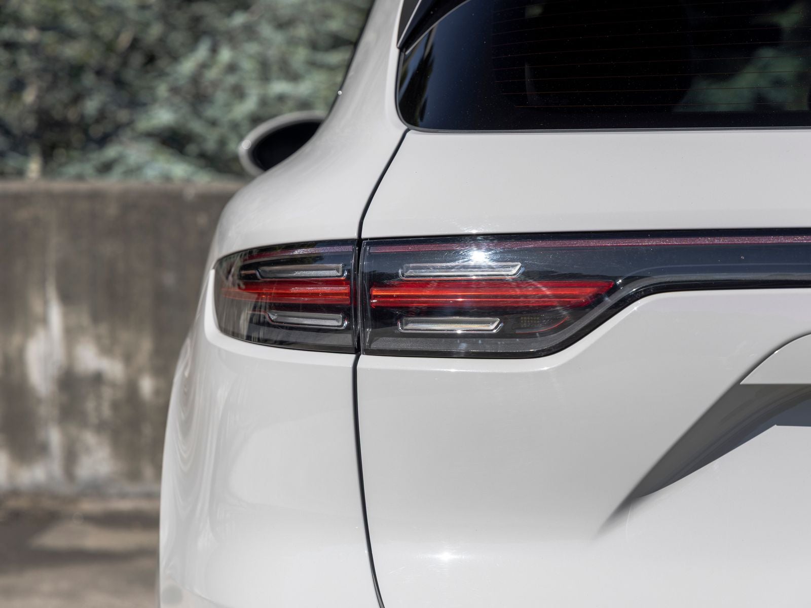 2023 Porsche Cayenne E-Hybrid Platinum Edition