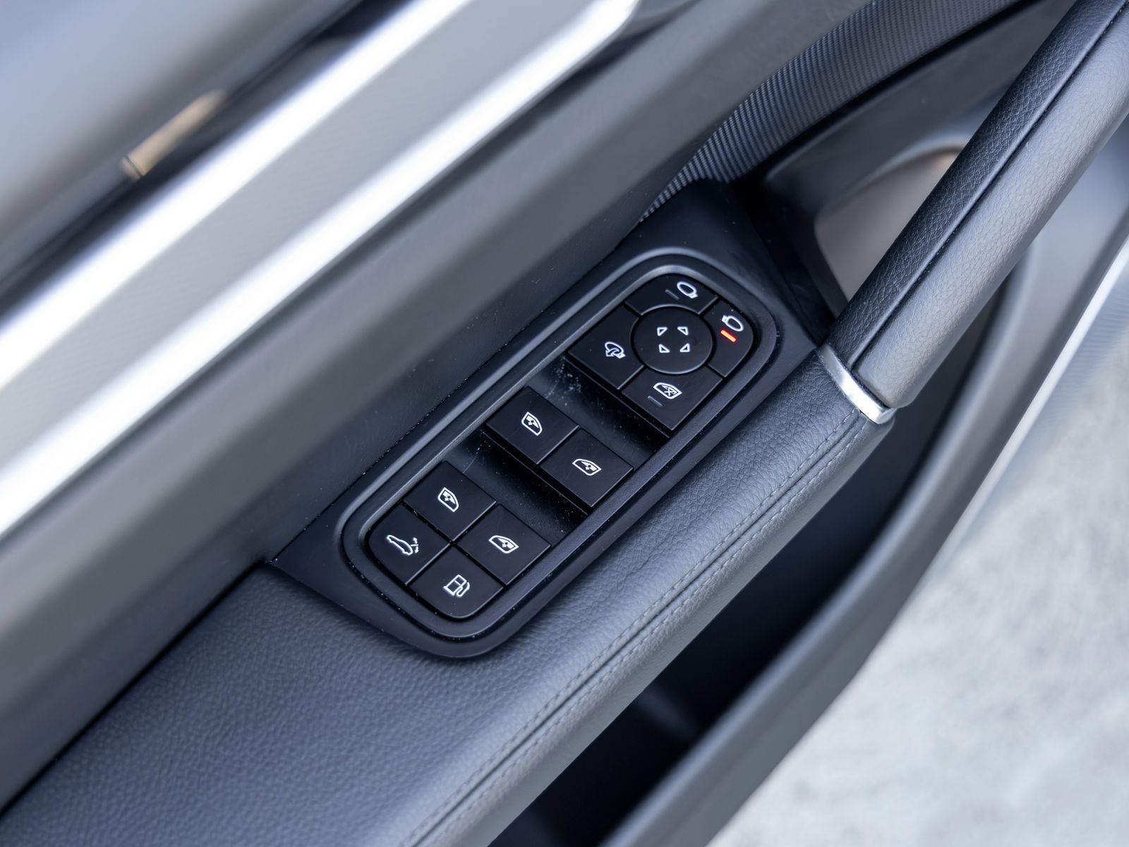 2023 Porsche Cayenne E-Hybrid Platinum Edition