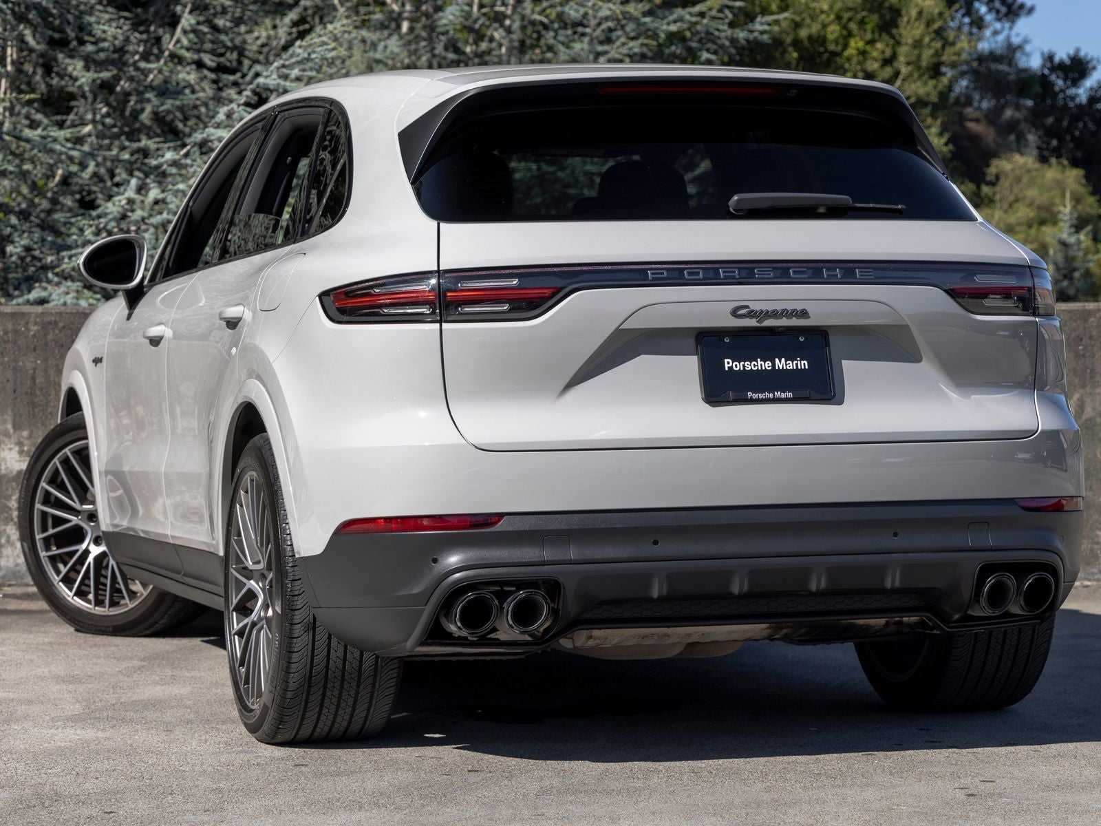 2023 Porsche Cayenne E-Hybrid Platinum Edition