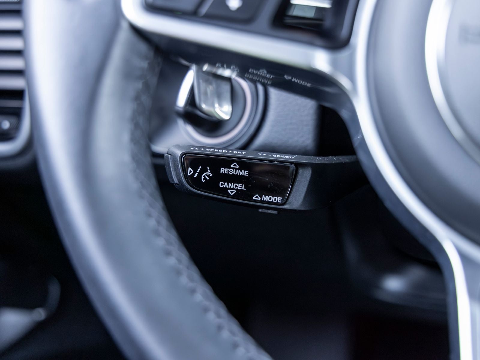 2023 Porsche Cayenne E-Hybrid Platinum Edition
