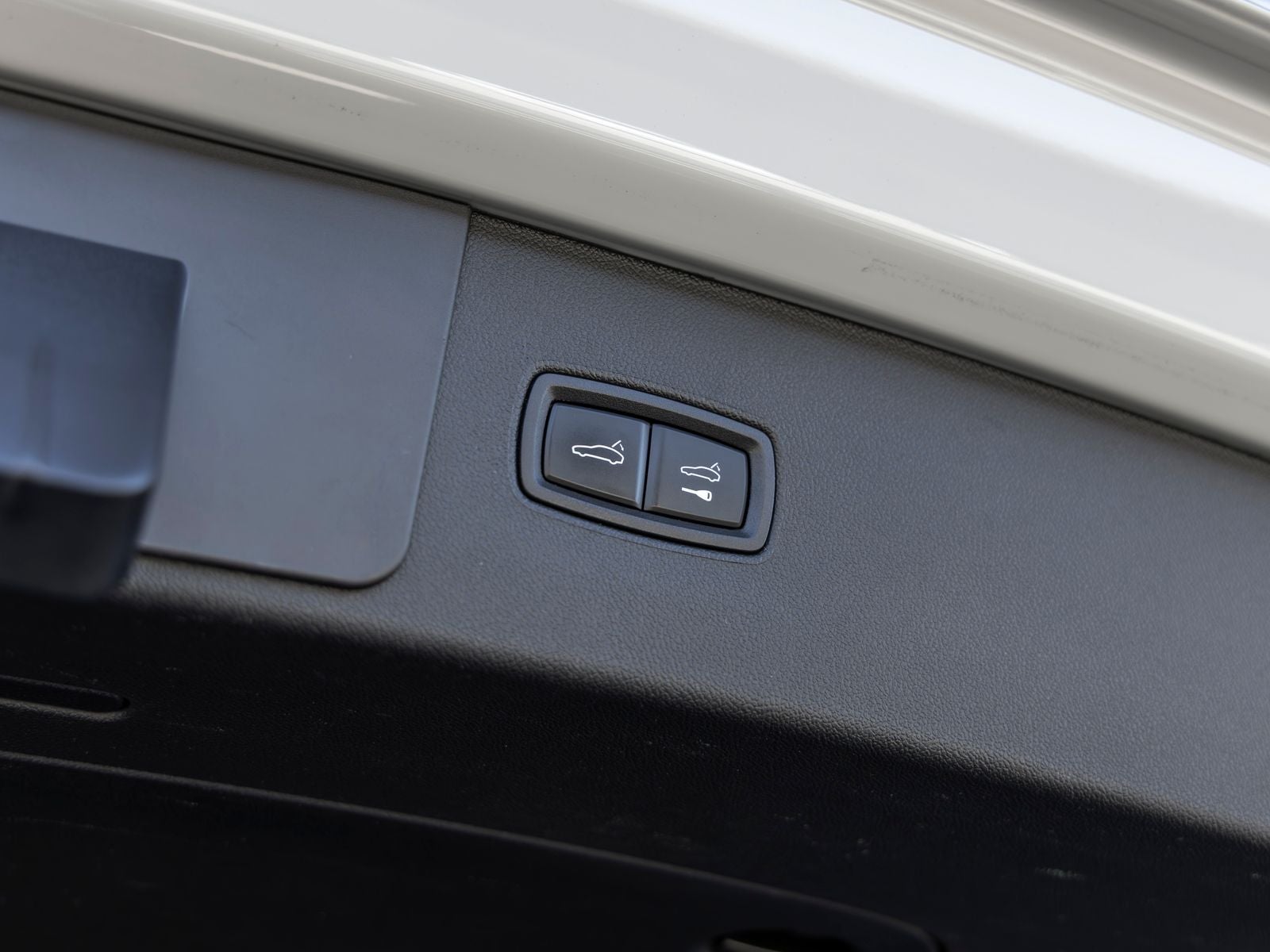 2023 Porsche Cayenne E-Hybrid Platinum Edition