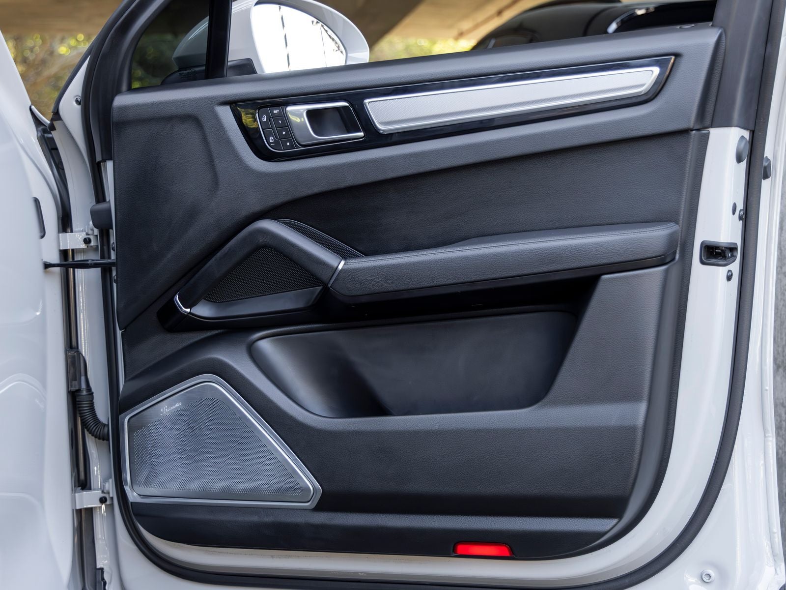 2023 Porsche Cayenne E-Hybrid Platinum Edition