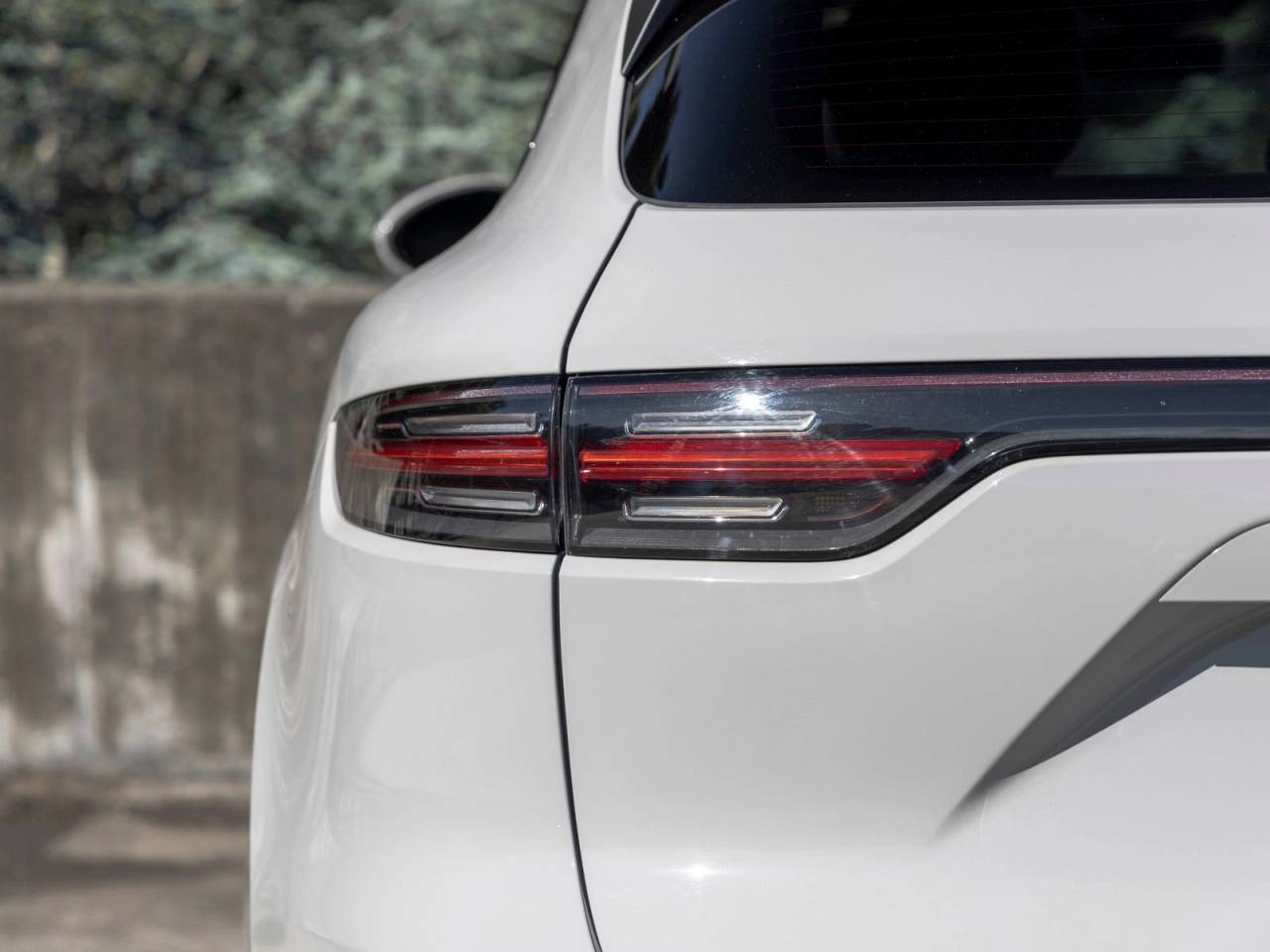 2023 Porsche Cayenne E-Hybrid Platinum Edition