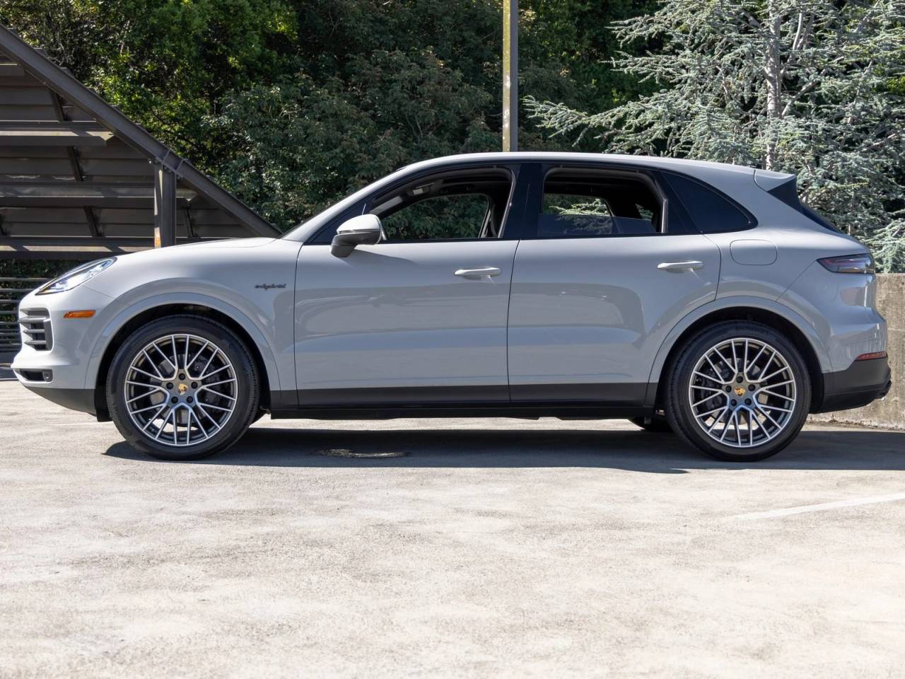 2023 Porsche Cayenne E-Hybrid Platinum Edition