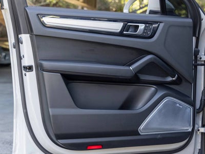 2023 Porsche Cayenne E-Hybrid Platinum Edition