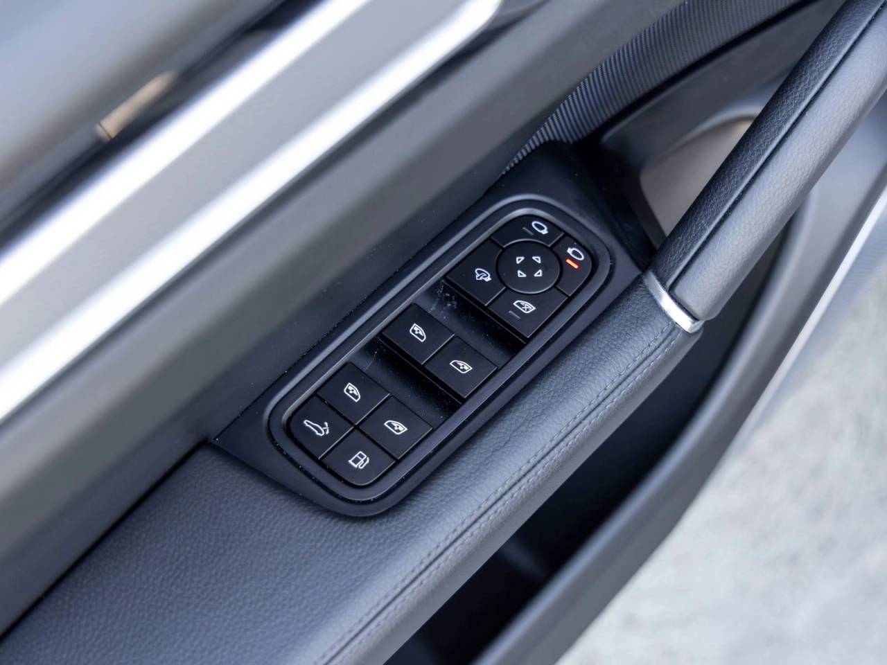 2023 Porsche Cayenne E-Hybrid Platinum Edition