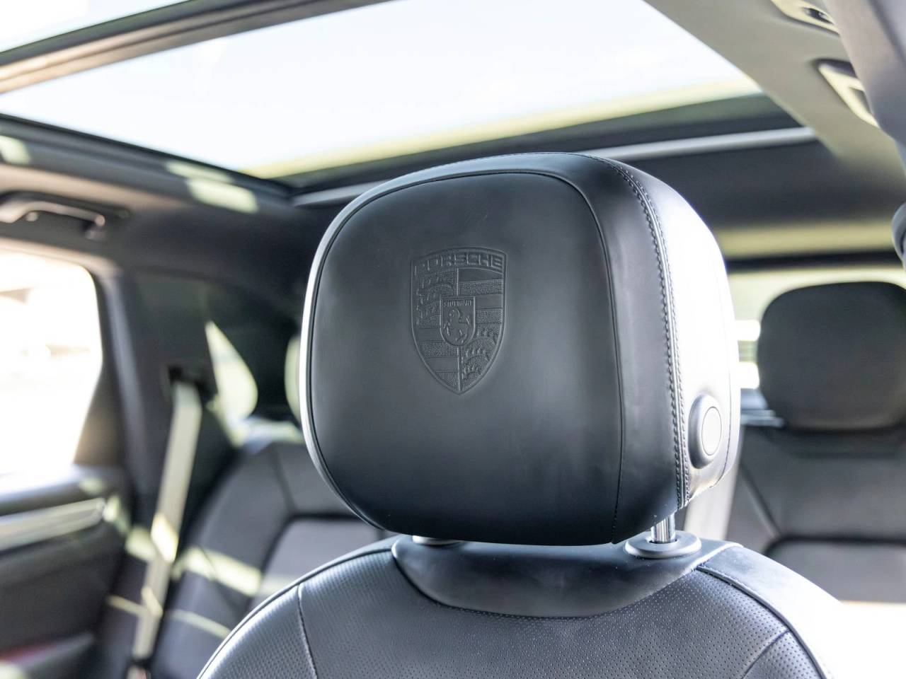 2023 Porsche Cayenne E-Hybrid Platinum Edition