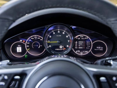 2023 Porsche Cayenne E-Hybrid Platinum Edition