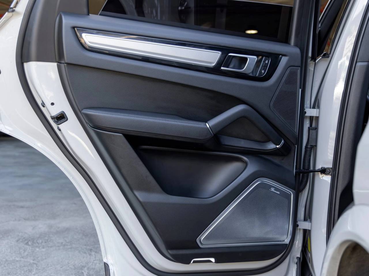2023 Porsche Cayenne E-Hybrid Platinum Edition
