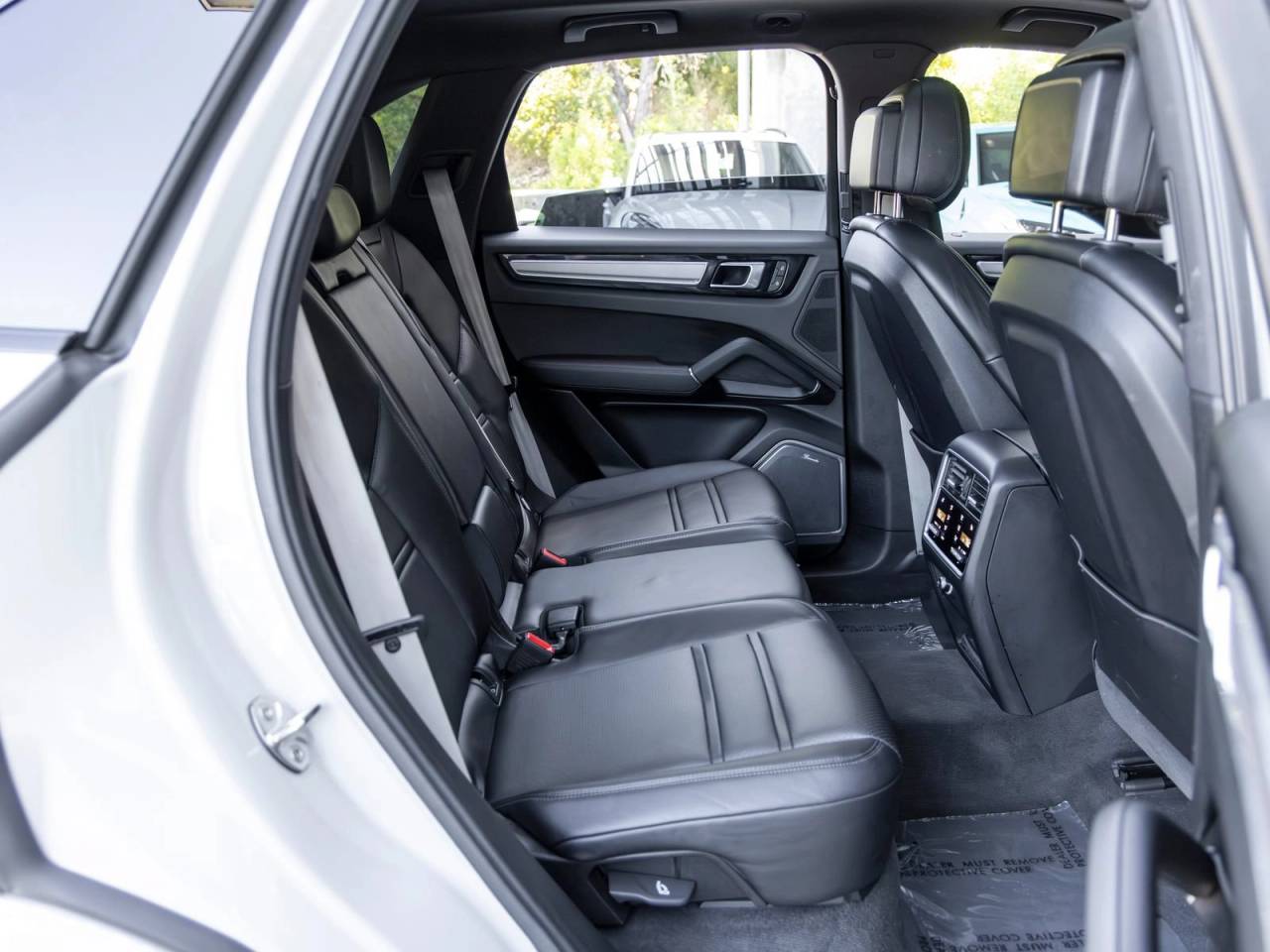 2023 Porsche Cayenne E-Hybrid Platinum Edition