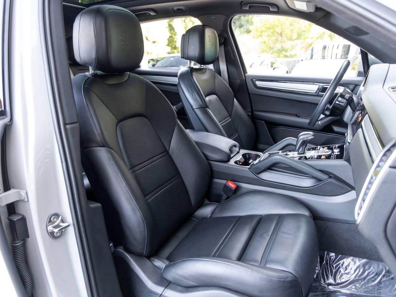 2023 Porsche Cayenne E-Hybrid Platinum Edition