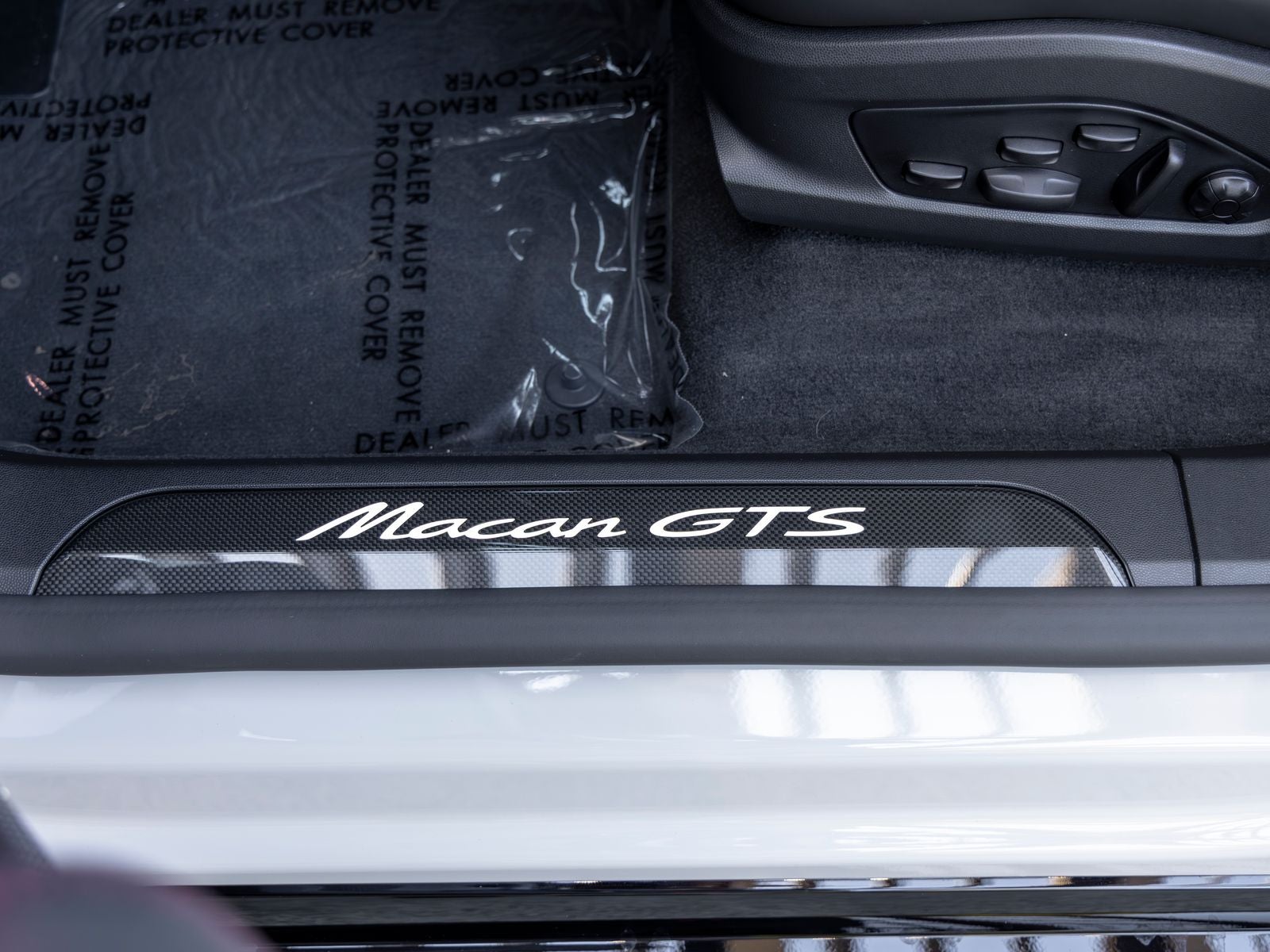 2026 Porsche Macan Macan GTS Electric