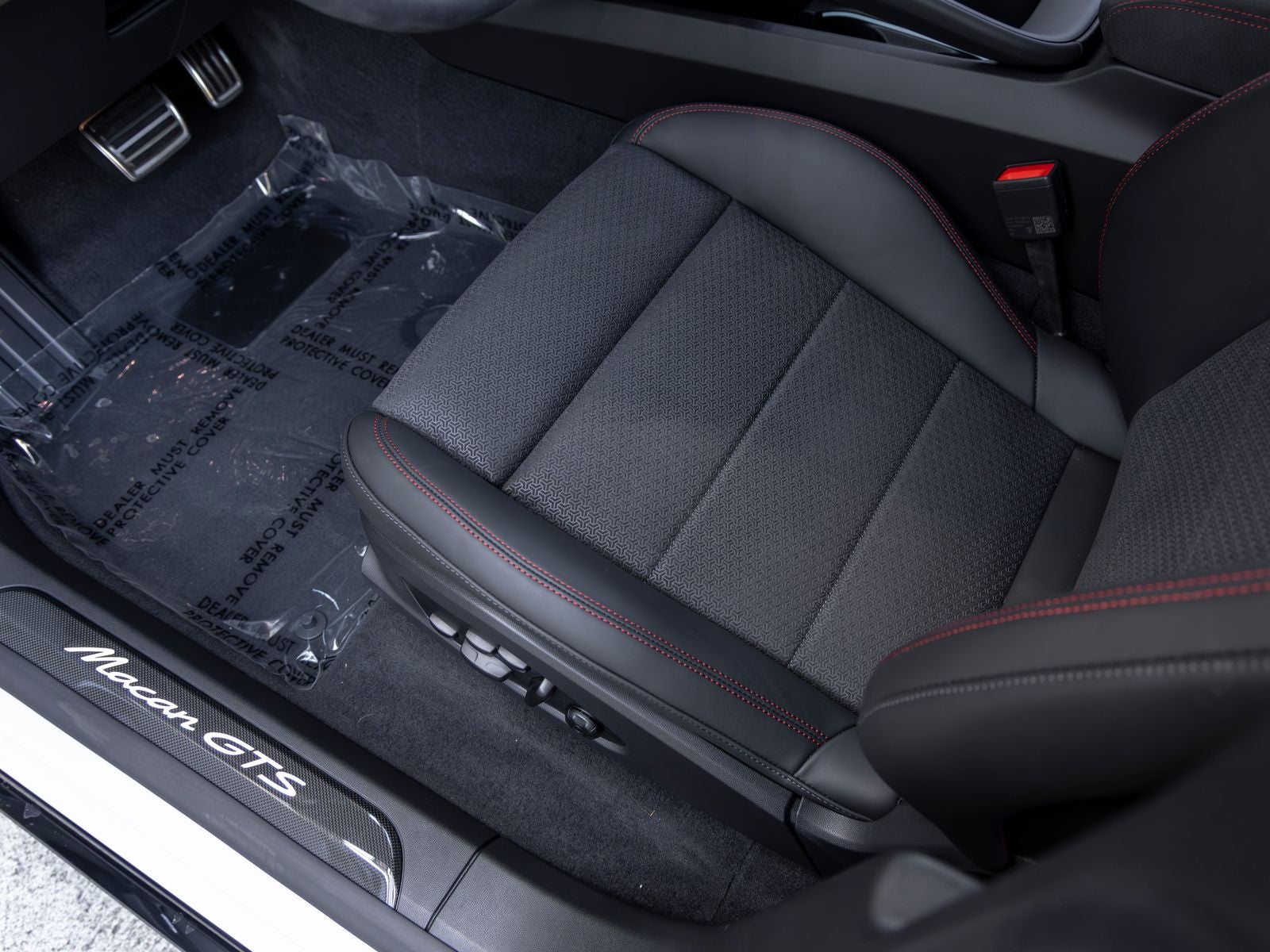 2026 Porsche Macan Macan GTS Electric
