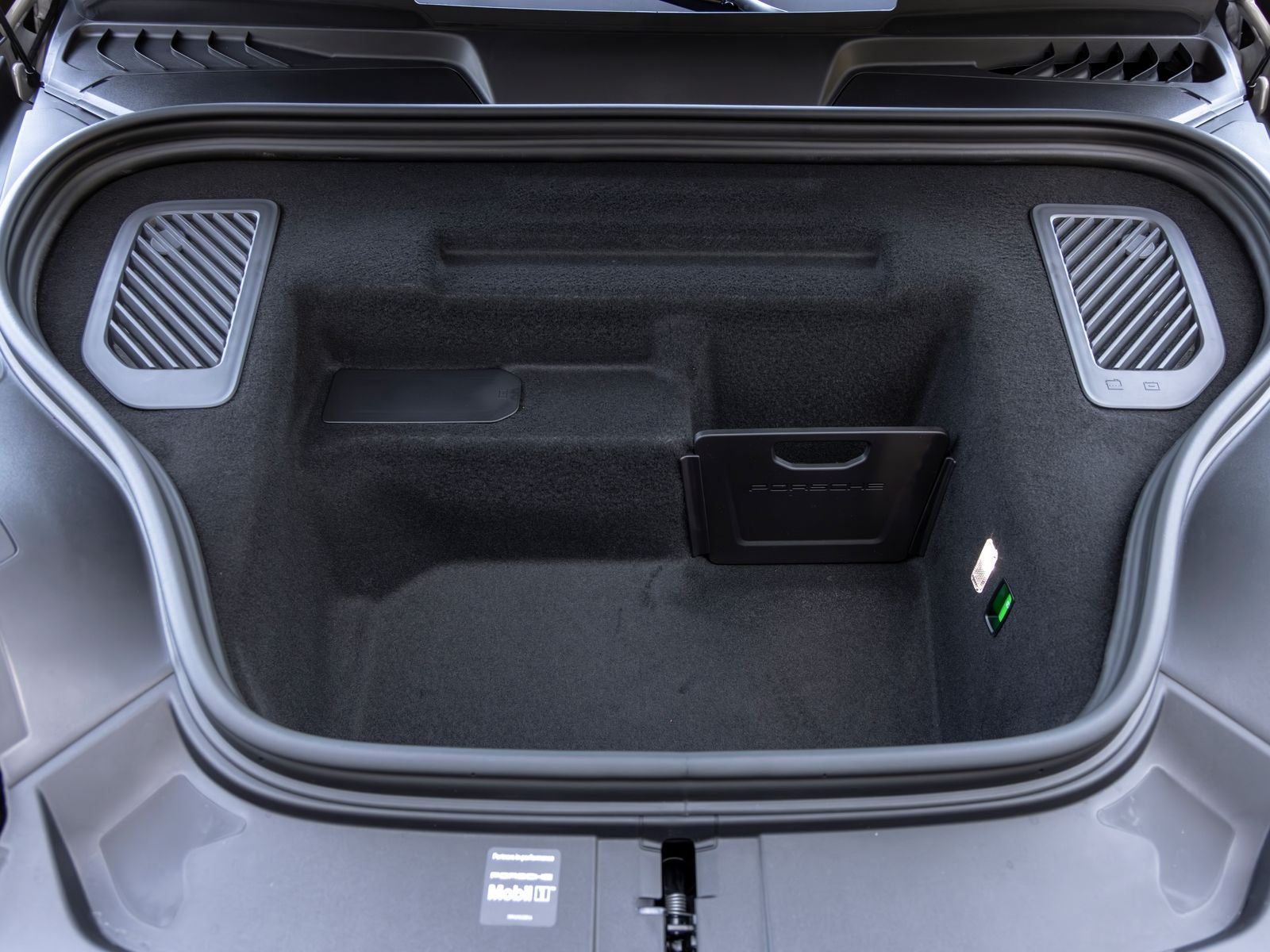 2026 Porsche Macan Macan GTS Electric