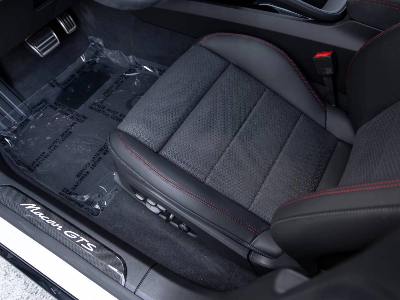 2026 Porsche Macan Macan GTS Electric