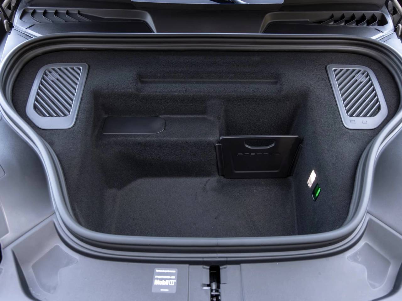 2026 Porsche Macan Macan GTS Electric