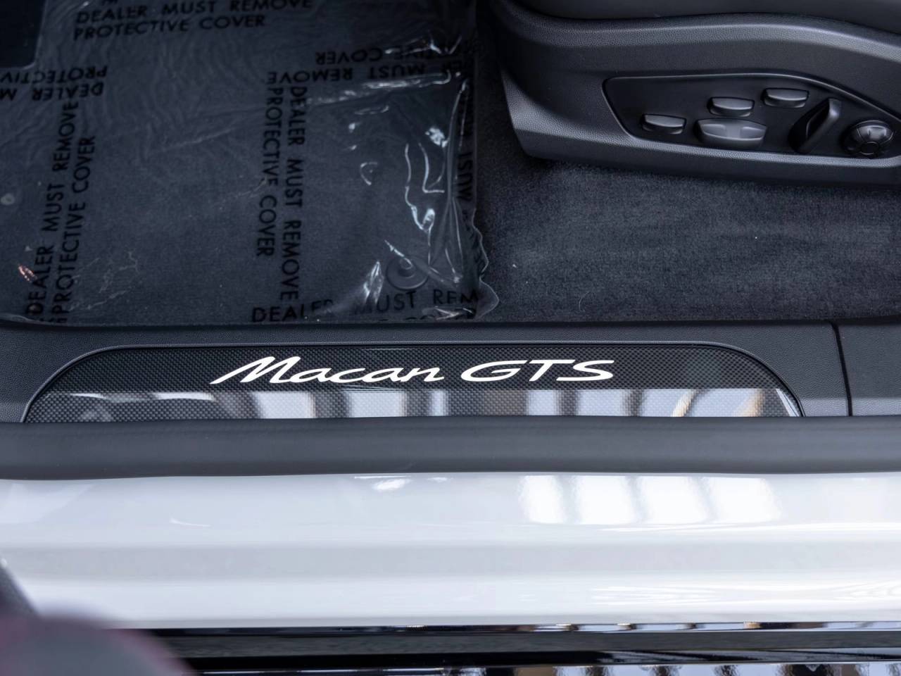 2026 Porsche Macan Macan GTS Electric