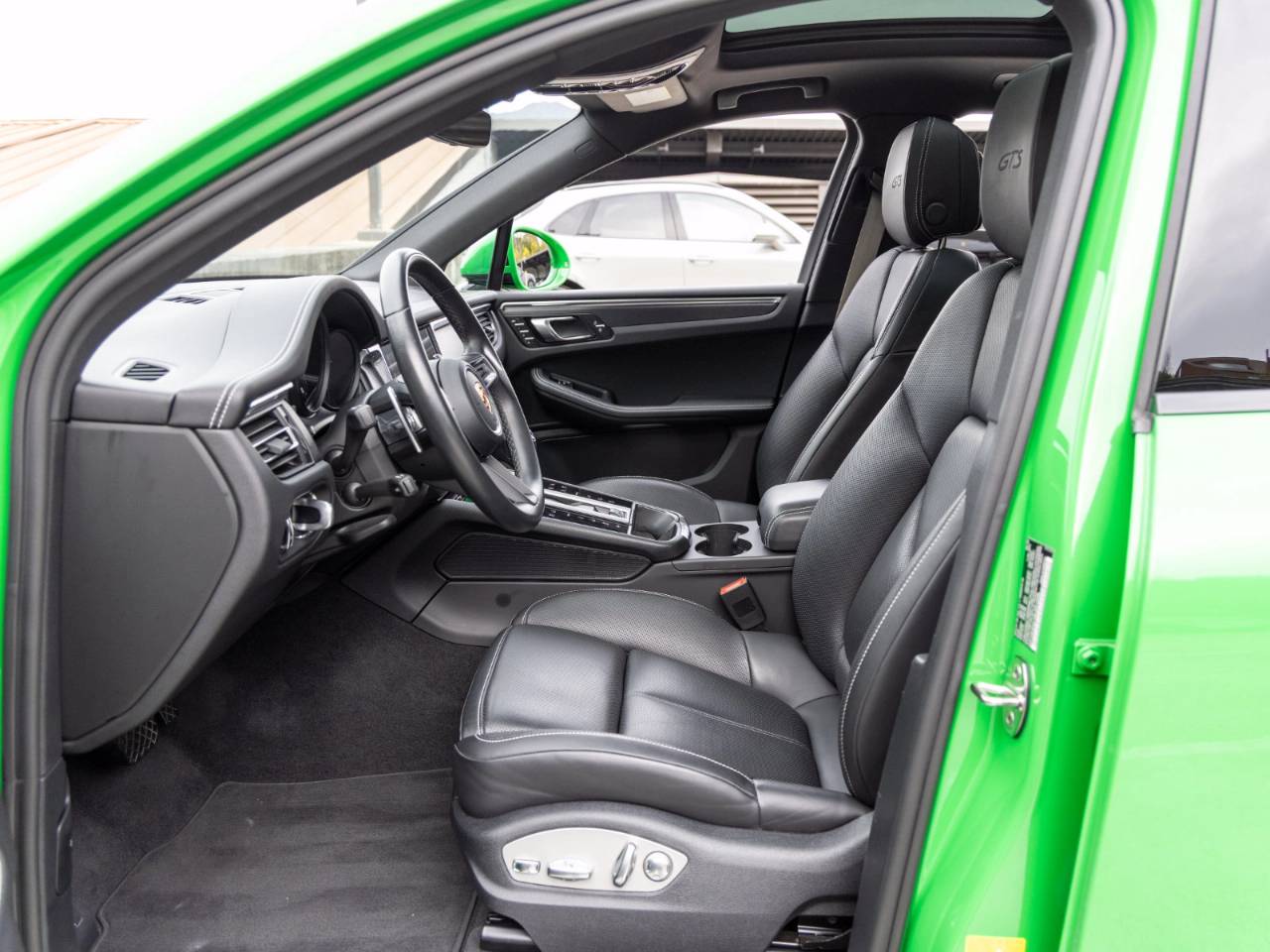 2022 Porsche Macan Macan GTS